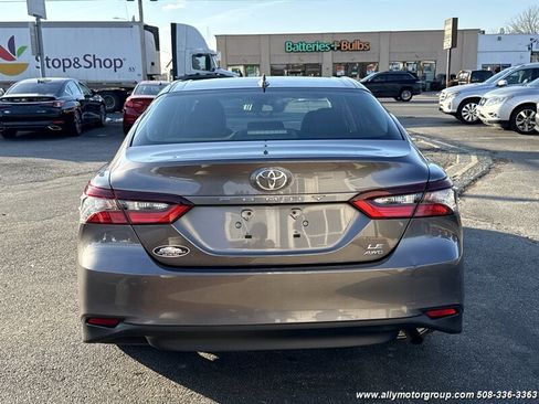 Used 2022 Toyota Camry LE image 6