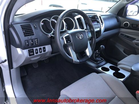 Used 2012 Toyota Tacoma 4x4 Double Cab w/ TRD Sport Pkg image 6