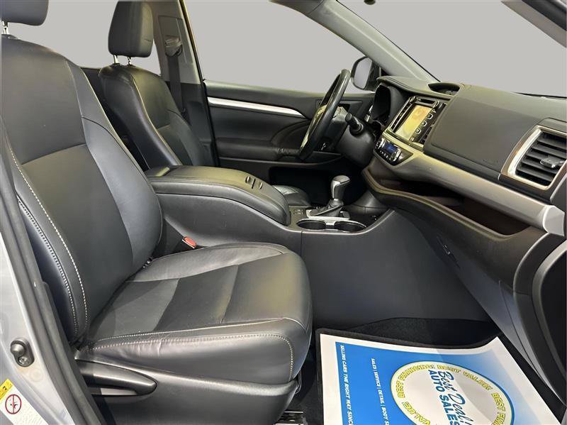 Used 2015 Toyota Highlander XLE AWD/4WD image 23