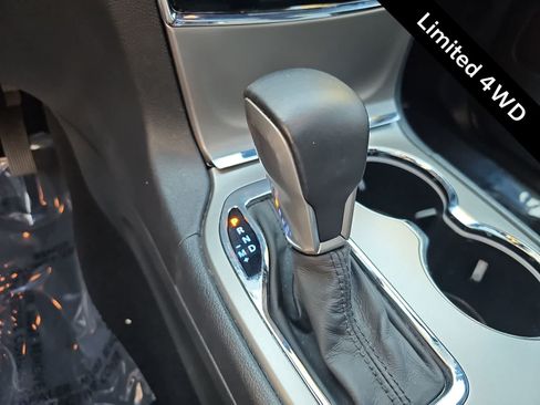 Used 2019 Jeep Grand Cherokee Limited w/ Luxury Group II AWD/4WD image 21