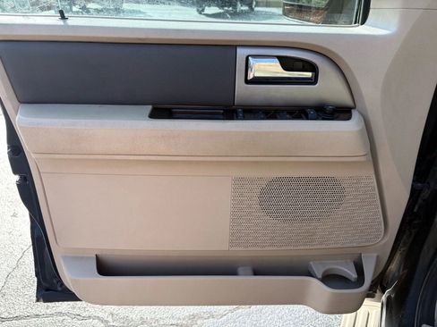 Used 2014 Ford Expedition XLT w/ Equipment Group 202A image 12