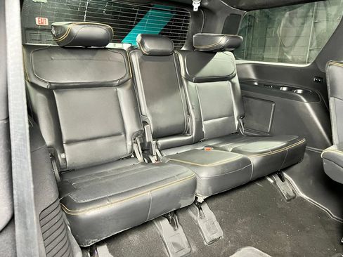 Used 2025 Ford Expedition Tremor AWD/4WD image 23