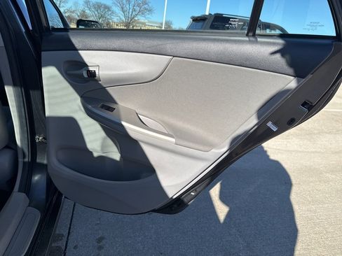 Used 2011 Toyota Corolla LE image 18