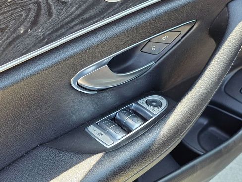 Used 2018 Mercedes-Benz E 300 image 18