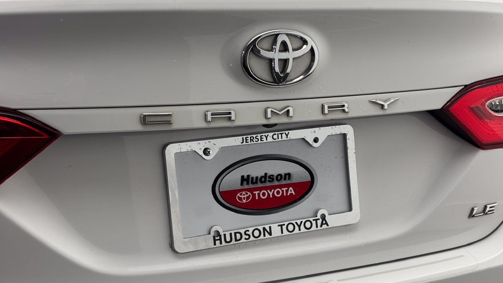 Used 2018 Toyota Camry LE FWD image 7