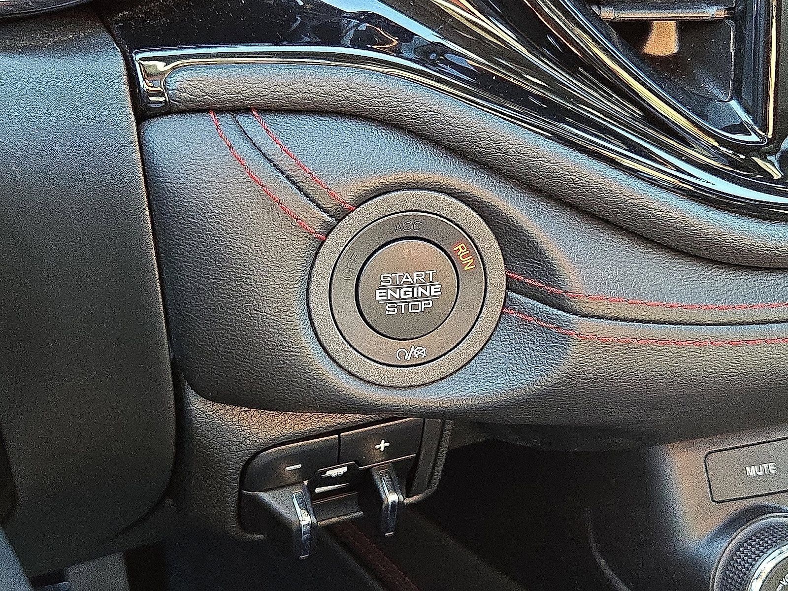Used 2025 Dodge Durango GT AWD/4WD image 31