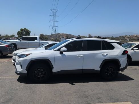 Used 2020 Toyota RAV4 XLE w/ All Weather Liner Package FWD image 3