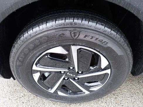 Used 2023 Kia Sportage LX image 13