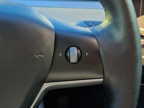 Used 2023 Tesla Model 3 Standard Range image 33