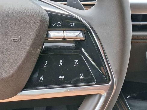 New 2026 Cadillac Escalade ESV Luxury RWD image 11