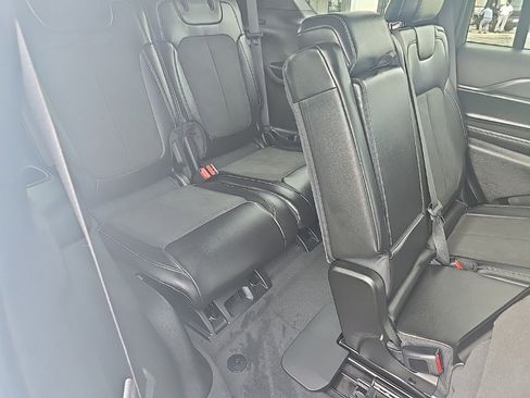 New 2025 Jeep Grand Cherokee L Altitude image 9