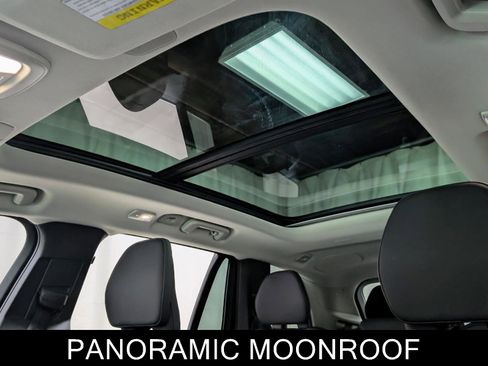 Used 2025 Volvo XC90 B5 Plus w/ Protection Package Premier image 17