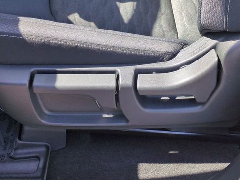 Used 2025 Nissan Pathfinder S FWD image 12