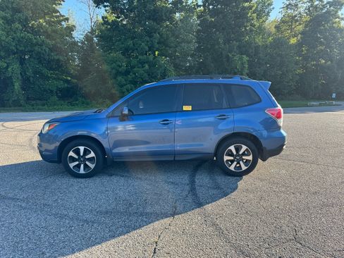 Used 2017 Subaru Forester 2.5i Premium AWD/4WD image 6