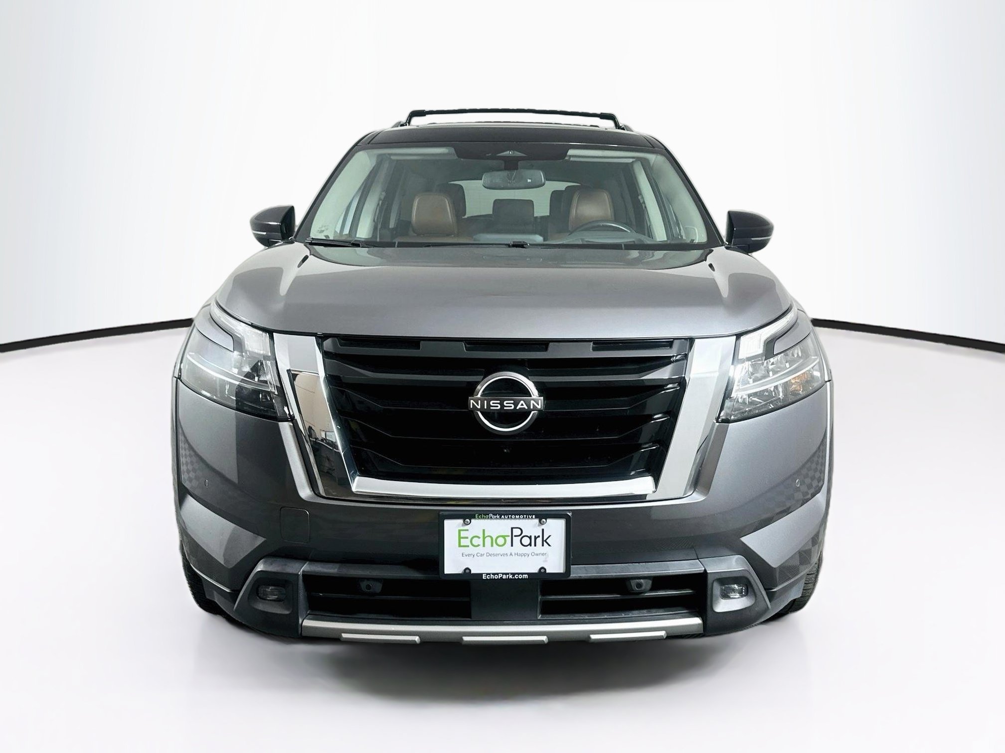 Used 2022 Nissan Pathfinder Platinum w/ Cargo Package FWD image 2