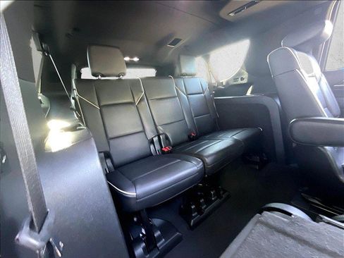 Used 2021 Cadillac Escalade ESV Premium Luxury w/ Driver Assist Tech Package AWD/4WD image 30
