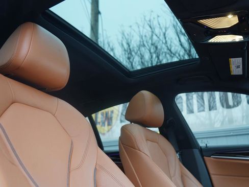 Used 2018 BMW 530e xDrive image 67