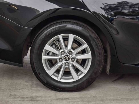 Used 2025 Toyota Camry Hybrid image 11