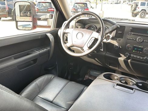 Used 2011 Chevrolet Silverado 2500 LT w/ Interior Plus Package AWD/4WD image 73