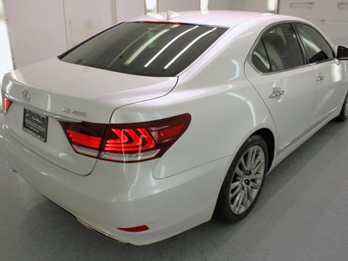 Used 2017 Lexus LS 460 w/ Comfort Package RWD image 9