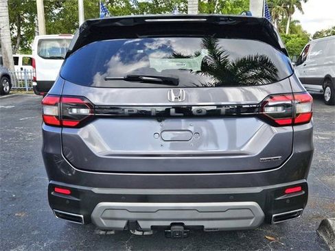 Used 2023 Honda Pilot Touring image 9