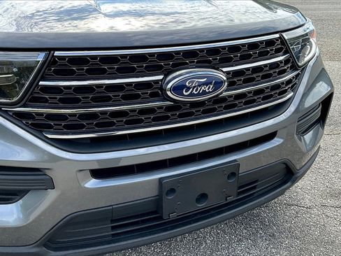 Used 2021 Ford Explorer XLT image 28