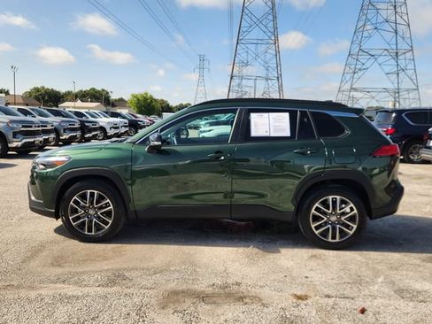 Used 2026 Toyota Corolla Cross XLE FWD image 4