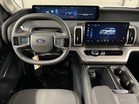 New 2026 Ford Expedition Active image 8