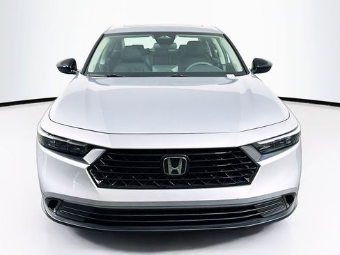 Used 2025 Honda Accord SE image 2