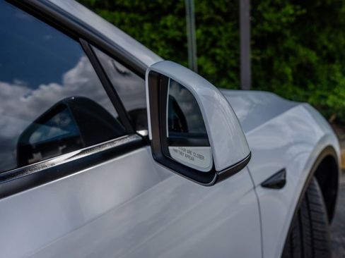Used 2024 Tesla Model Y Performance AWD/4WD image 28