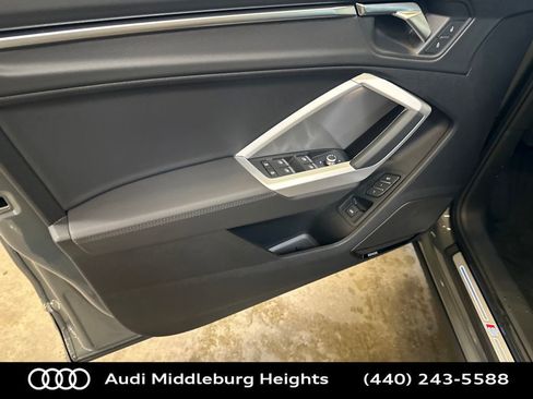 New 2025 Audi Q3 2.0T Premium image 11
