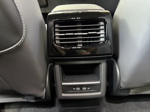 New 2026 Volkswagen ID.4 Pro RWD image 10
