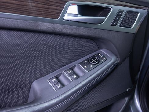 Used 2015 Hyundai Genesis 3.8 w/ Option Group 02 image 17