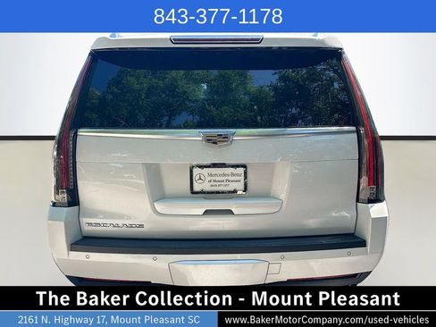 Used 2020 Cadillac Escalade Premium Luxury AWD/4WD image 6