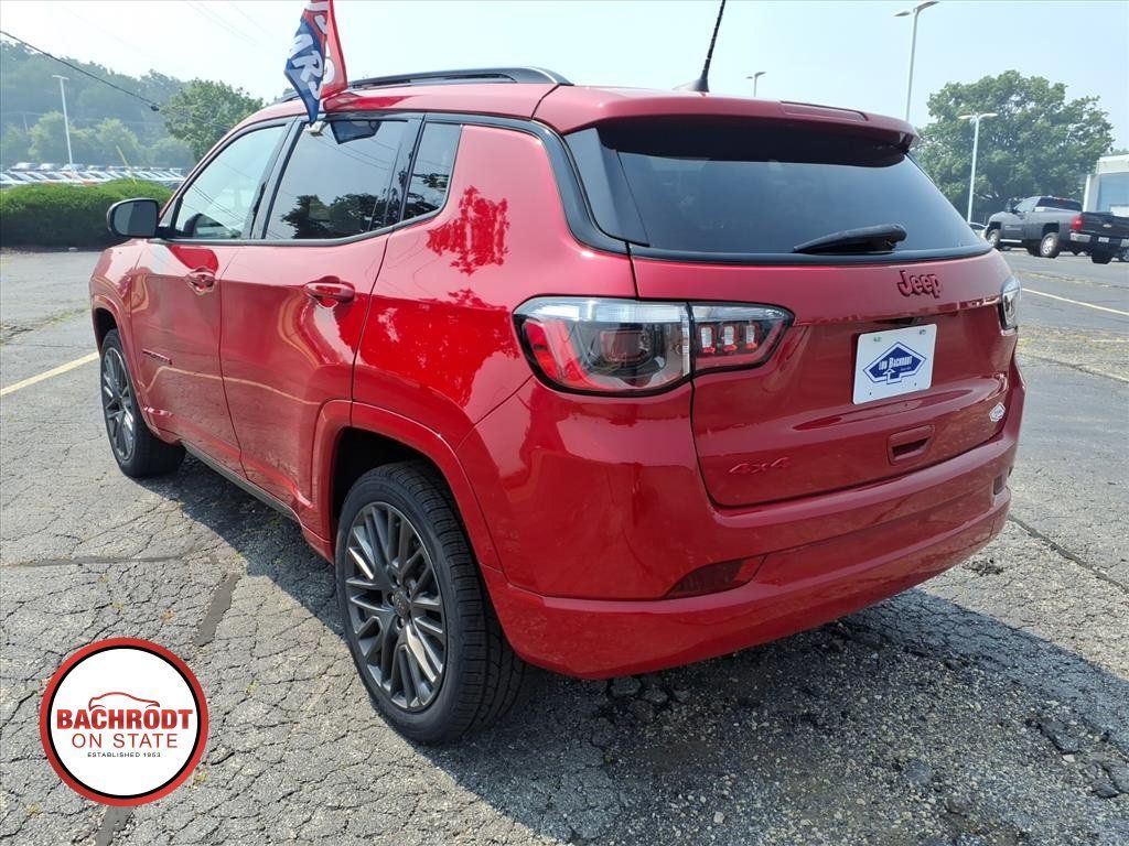 Used 2022 Jeep Compass Limited AWD/4WD image 5