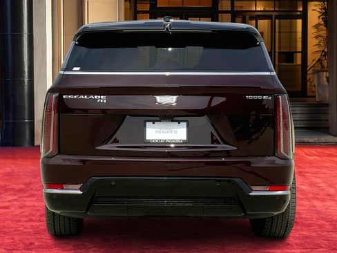 New 2025 Cadillac Escalade IQ Luxury 2 image 5