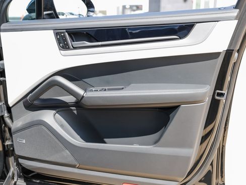 New 2025 Porsche Cayenne E-Hybrid Coupe image 26