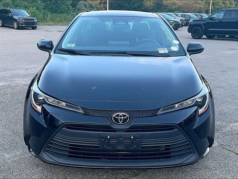 Used 2023 Toyota Corolla LE FWD image 2