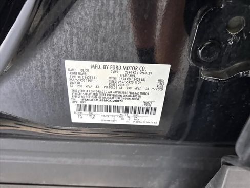 Used 2021 Ford Explorer XLT w/ Equipment Group 202A AWD/4WD image 30