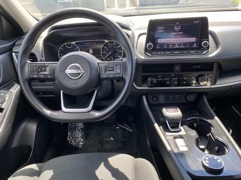 Used 2024 Nissan Rogue S AWD/4WD image 11