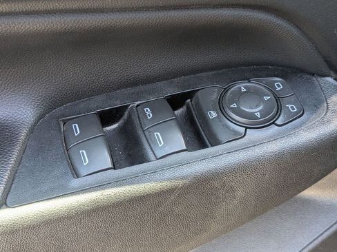 Used 2019 Chevrolet Equinox LT AWD/4WD image 16