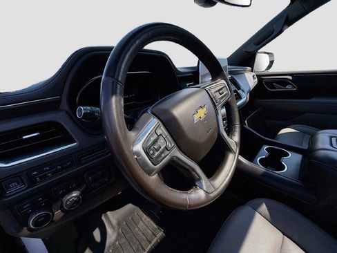 Used 2022 Chevrolet Suburban LT w/ LT Signature Package AWD/4WD image 10