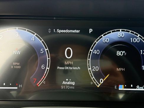 Used 2025 Jeep Grand Cherokee L Laredo w/ Luxury Tech Group I AWD/4WD image 4