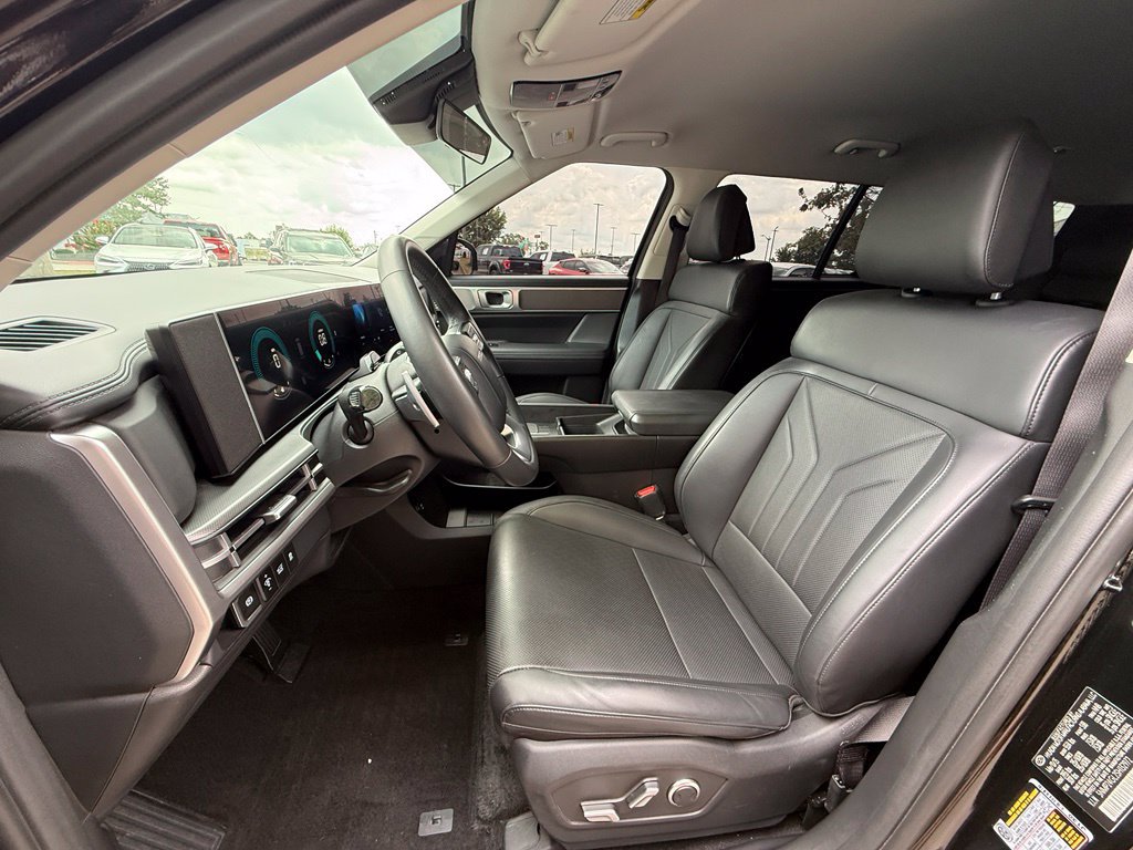 Used 2025 Hyundai Santa Fe SEL FWD image 25