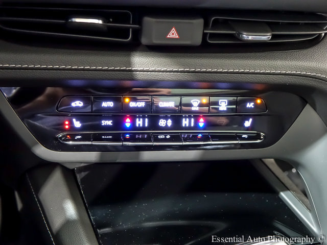 Used 2023 Buick Envision Essence w/ Sport Touring Package AWD/4WD image 17