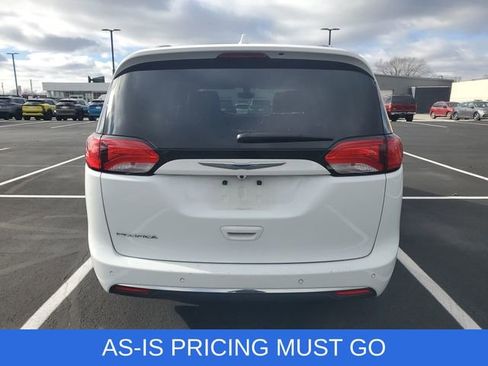 Used 2018 Chrysler Pacifica Touring-L Plus image 14