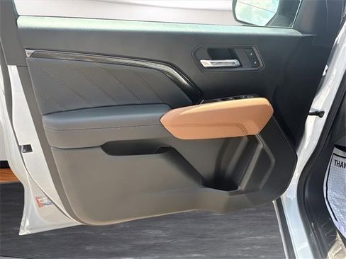 New 2025 GMC Canyon AT4 image 20