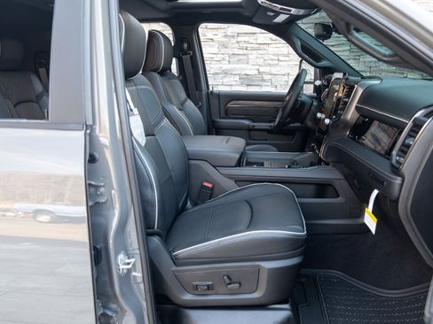 Used 2026 RAM 3500 Limited image 33