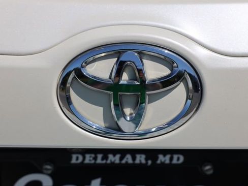 Used 2018 Toyota Highlander Plus AWD/4WD image 46