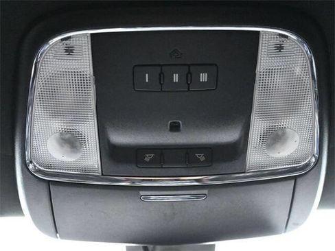 Used 2019 Chrysler 300 S image 17